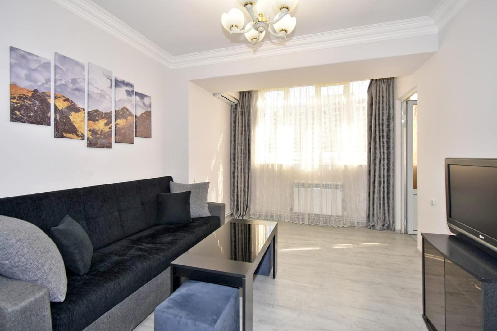Luxury Spacious Apartment On Saryan Street.Centre Erivan Exterior foto